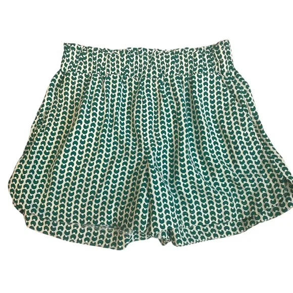 Green Patterned Women's Shorts - Picture 8 of 9